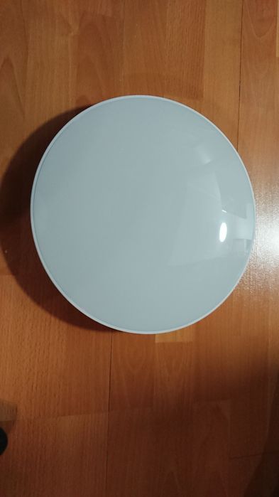 Продам круглый светодиодный светильник на потолок