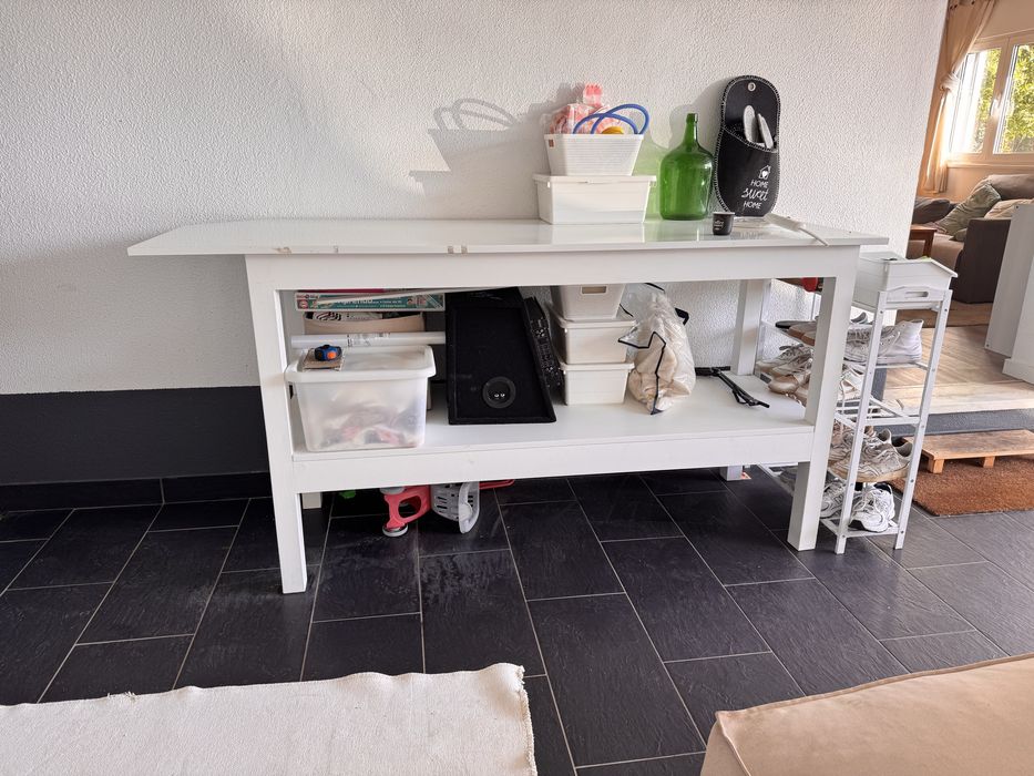 Mesa alta com arrumaçao