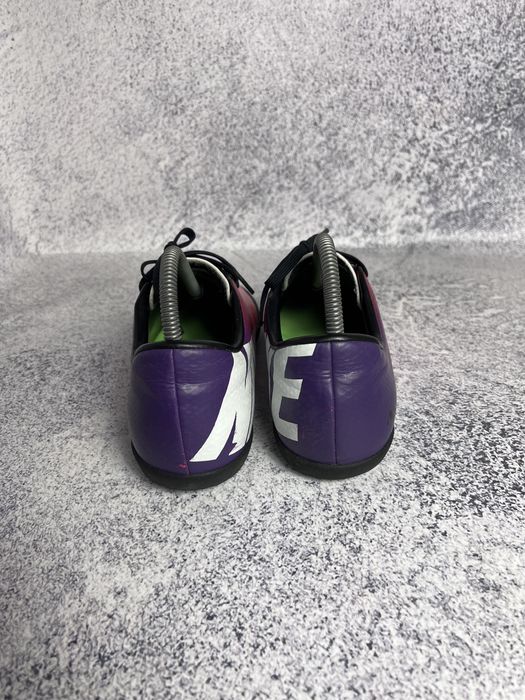 Футбольне взуття: футзалки, бутси Nike