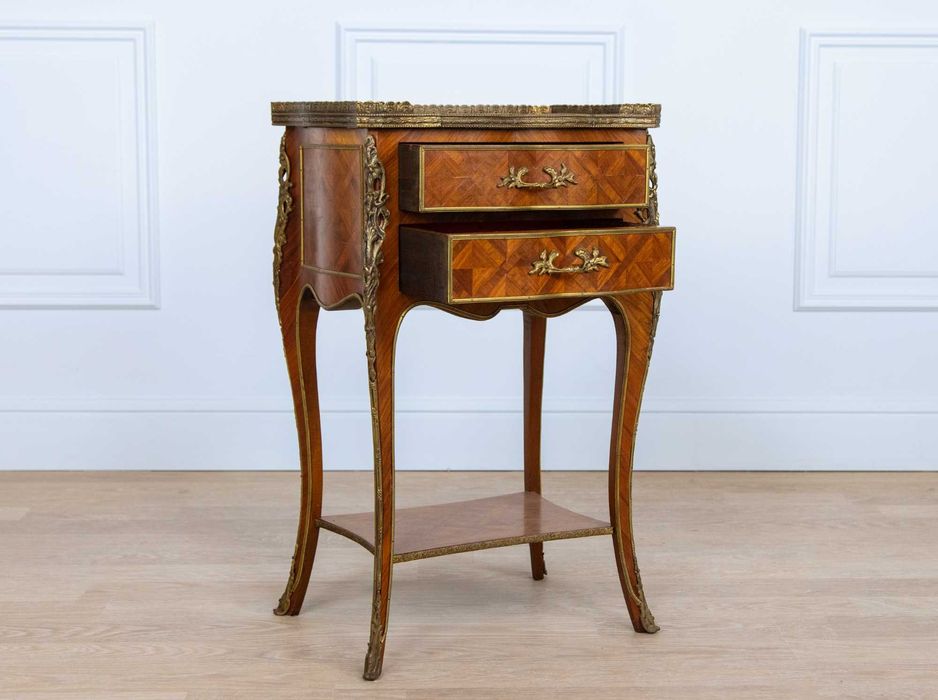 Антикварний столик, тумбочка, столик антикварный