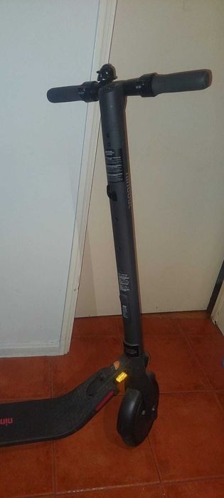 Trotinete Elétrica Ninebot KickScooter E22E by Segway