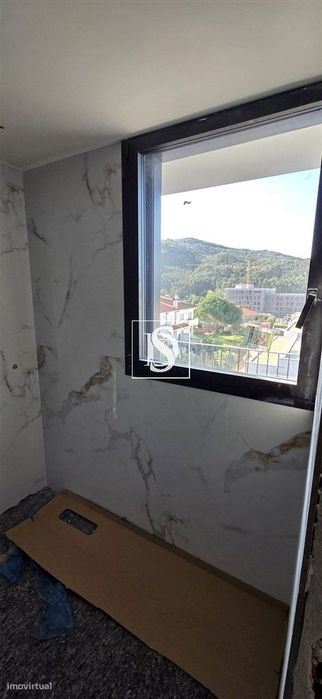 T2 Novo com Varanda e Garagem em Nogueira, Braga | 359.000 €