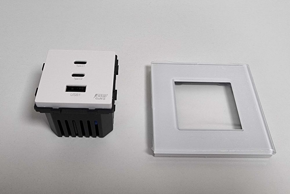 Gniazdo USB ścienne BSEED 65W - 2×USB-C + USB-A, szklane
