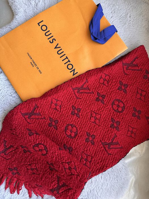 Louis Vuitton - CACHECOL + SACO