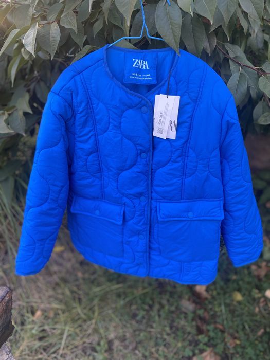 Zara весняна стильова куртка 140р