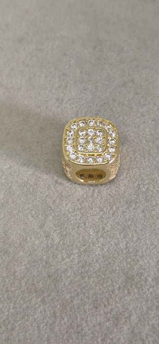 Złoty charms do bransoletki typu Pandora, białe cyrkonie ,585