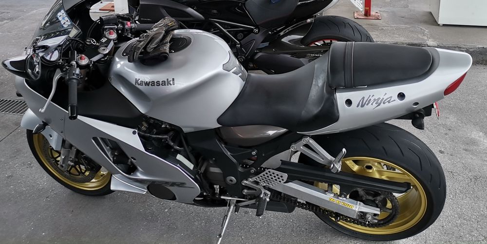 Kawasaki ninja ZX12R