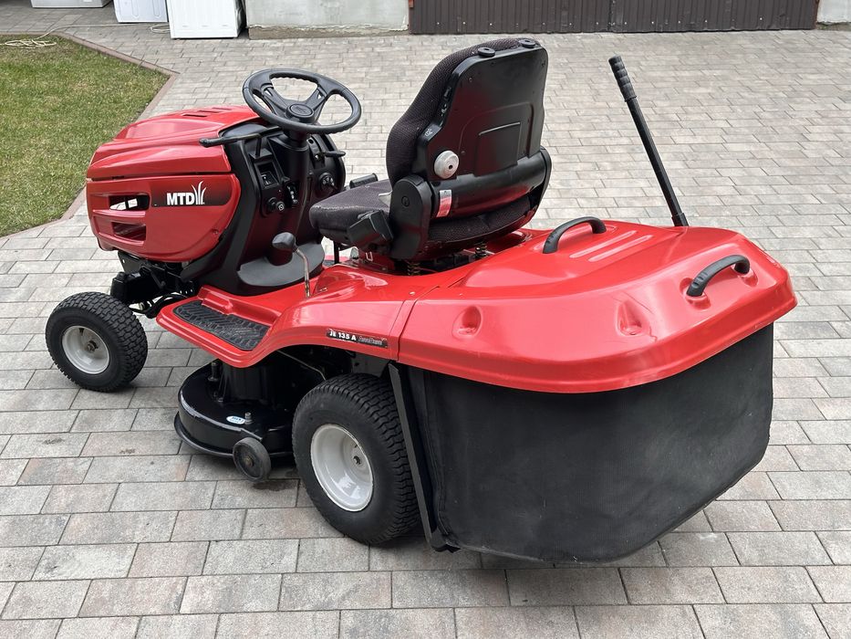 Трактор газонокосарка MTD JE 135 A