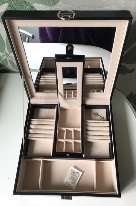 Шкатулка для прикрас