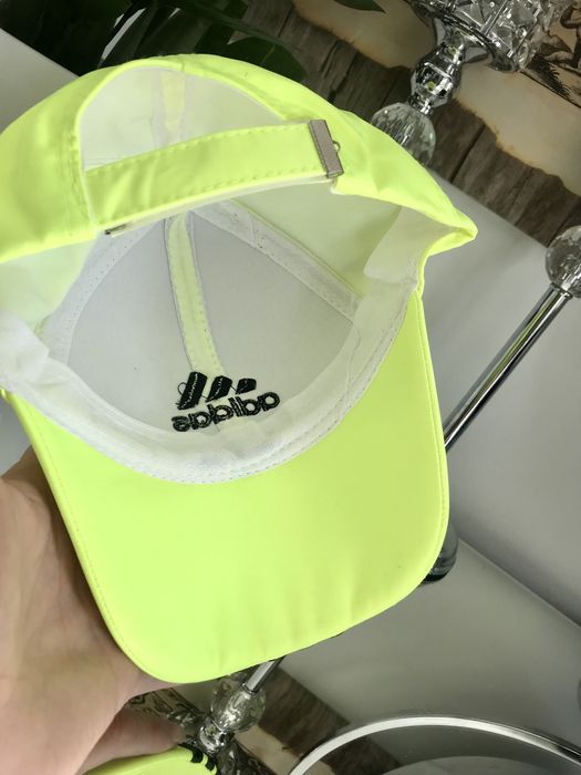 Adidas neonowa czapka z daszkiem NOWA