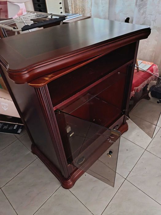 Móvel para tv em mogno