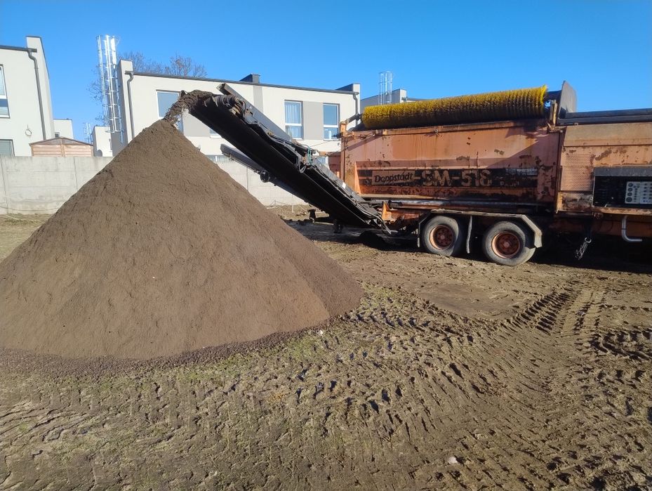 Czarnoziem ziemia ogrodowa siana