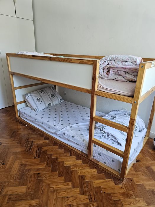 Cama Kura IKEA reversível