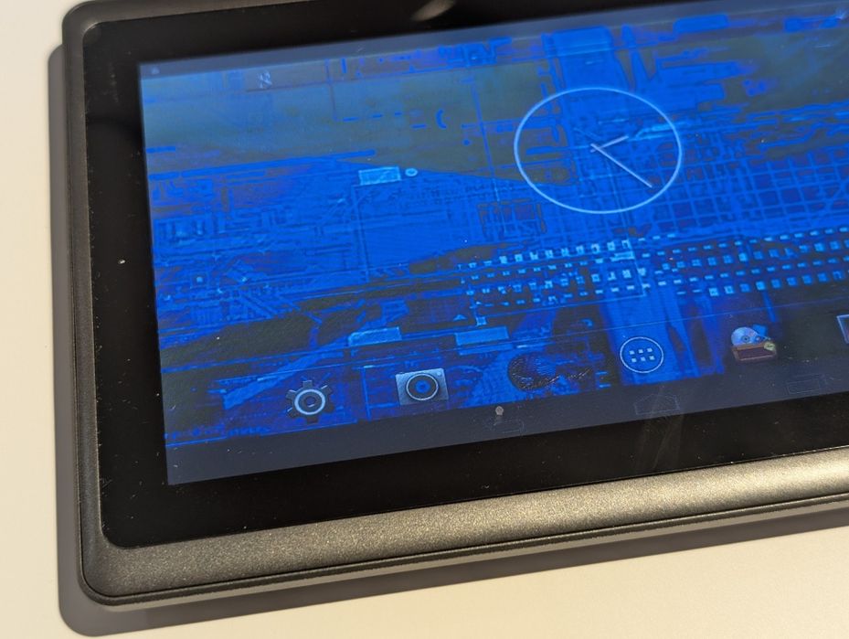 Tablet 7" CX-786 – Android 4.4 – do prostych zastosowań. NOWY