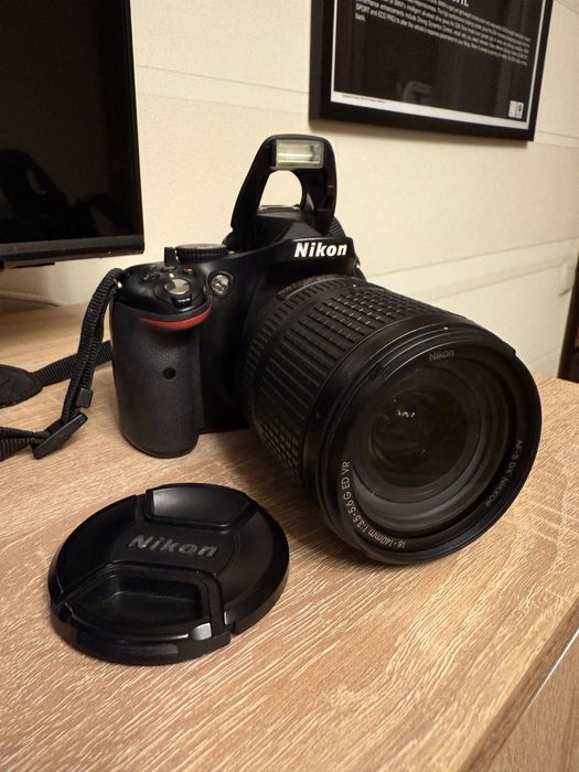 Продам Nikon D5200 kit 18-140