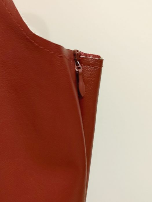 Vestido de Napa bordô