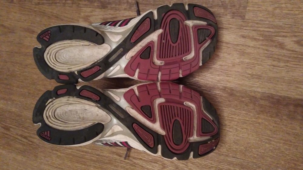 кроссовки адидас