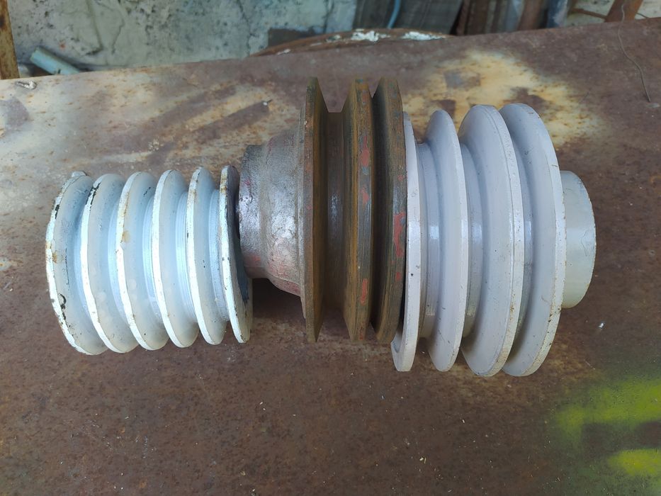 Шкив пятирядный, многоручейковый.