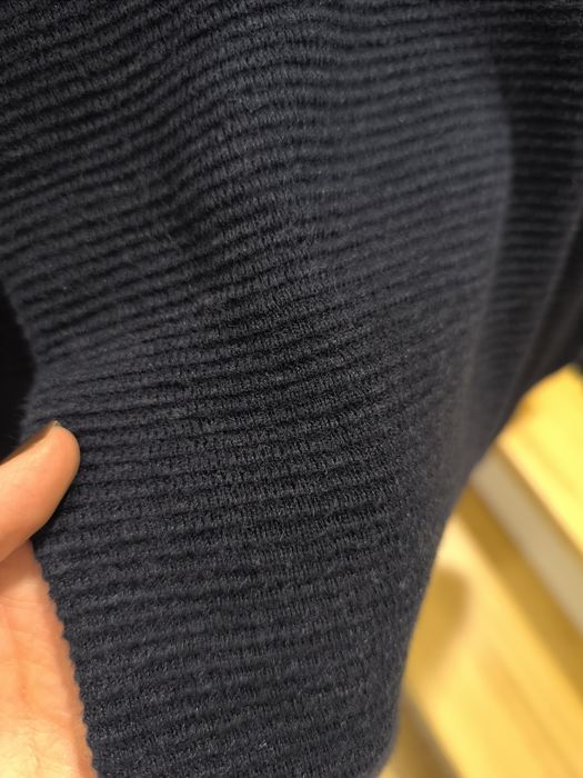 Sweter, sweterek, dekolt na plecach