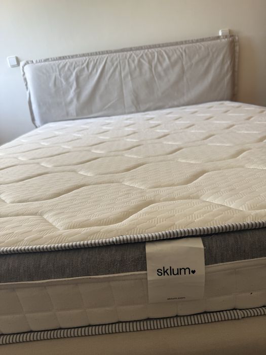 Conjunto cama com arrumação articulada e colchão de viscoelastico 160x200 sklum