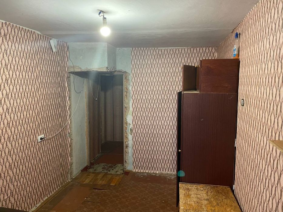 Продаж просторої кімнати в гуртожитку