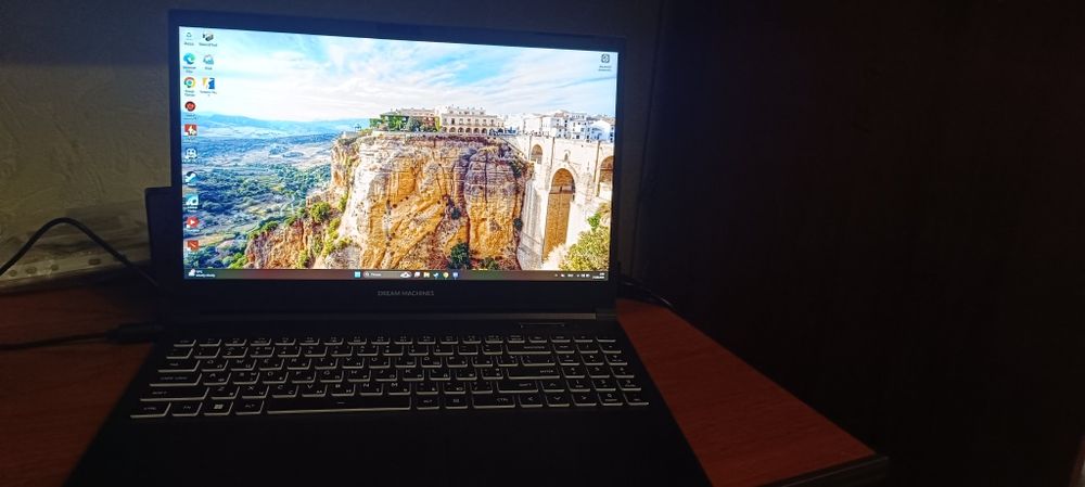 Ноутбук Dream machines rtx 3050 i5 13500H 16 gb ddr4 озу