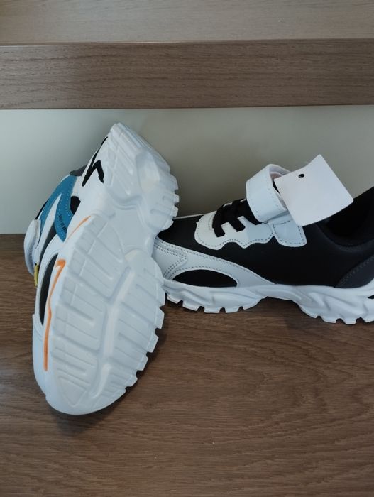 Buty chłopięce rozmiar 28