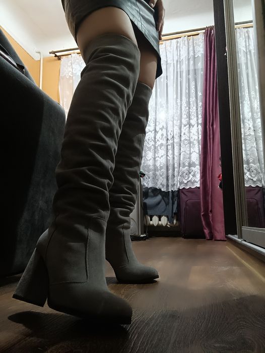 Замшеві осінні сапоги високі