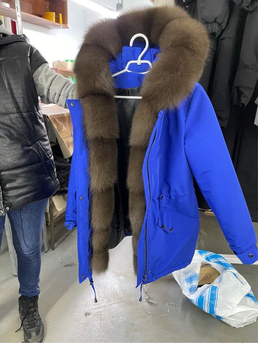 Красивая парка с мехом