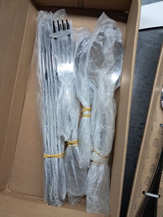 Класичний столовий набір