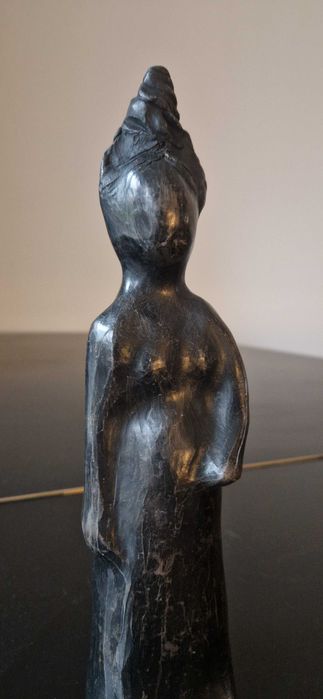 Rzezba ceramika sygnowana Solange aukcyjna antyk dekor