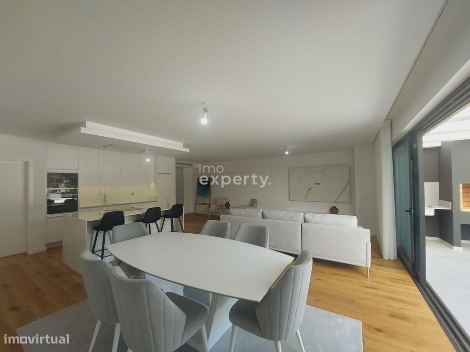 Penthouse Duplex T6 com Piscina no Funchal, Madeira