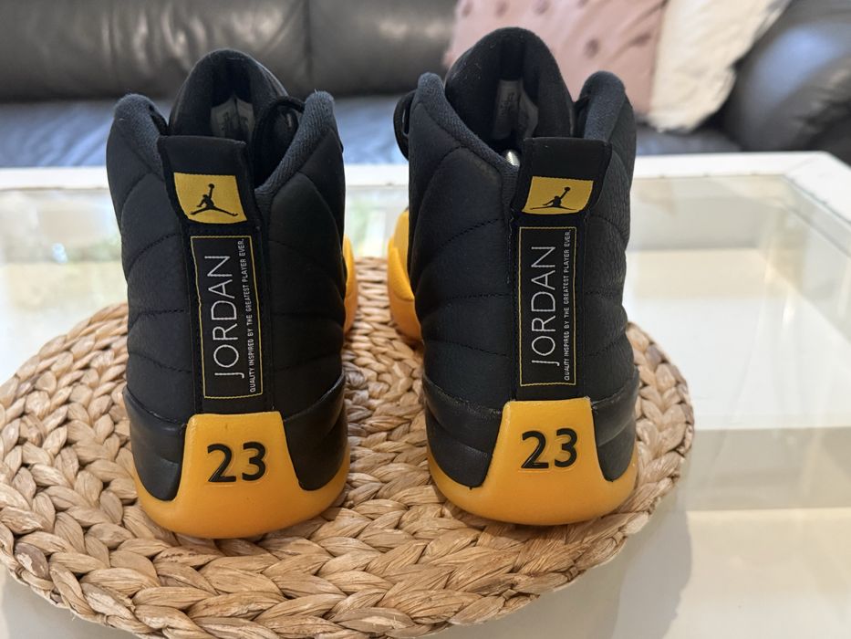 Buty Jordan 12 Retro Black University Gold rozmiar 46 wkładka 30 cm