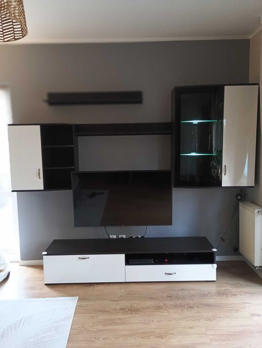 Meble do salonu, meblościanka, witryna, półki, szafka RTV