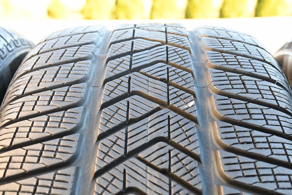 4x Opony Zimowe Pirelli 255/45R20 Scorpion 7.5mm 2022r