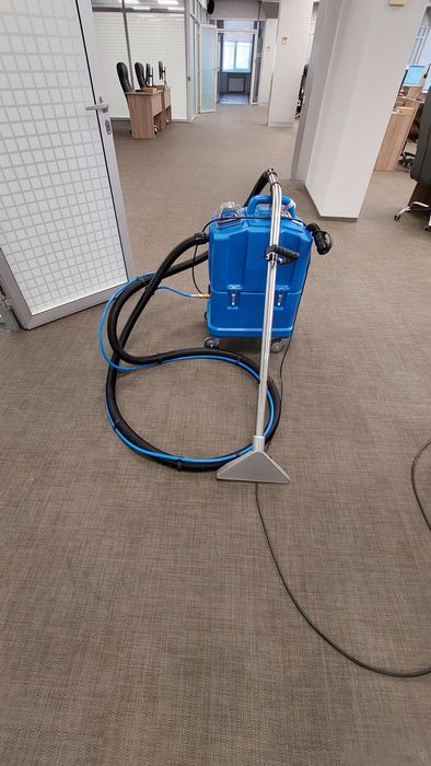 Хімчистка м'яких меблів та килимів!! Знижка до 30%. Клінінг.