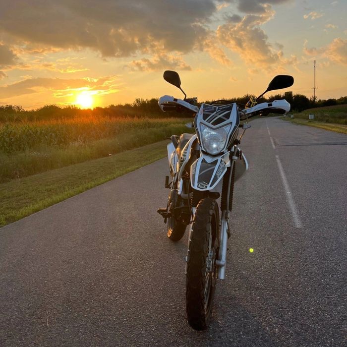 Geon X Road 250 Cb