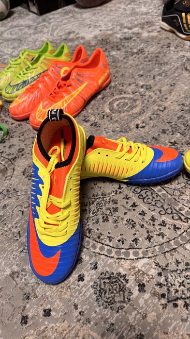 Сороконіжки, футзалки, бампи NIKE mercurial