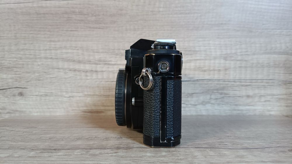 Плівкова камера Nikon Nikkormat EL