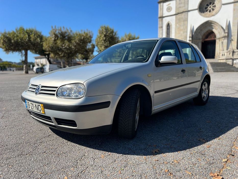 Volkswagen Golf 1.4 Gasolina – 1999