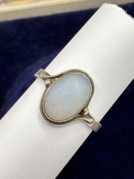 Pierścionek z opalitem