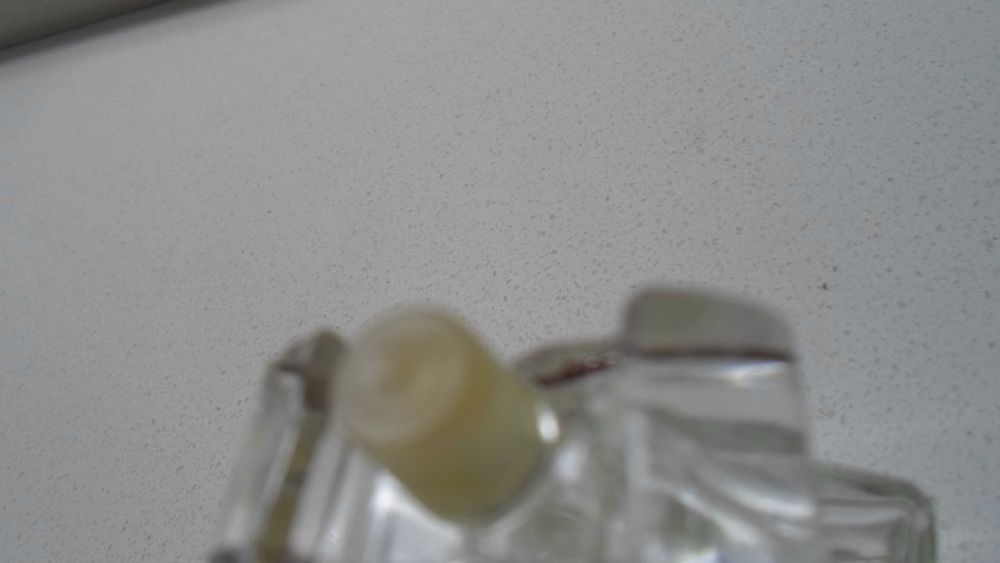 Fidji YSL Elie Saab Cacharel Magnolia флаконы