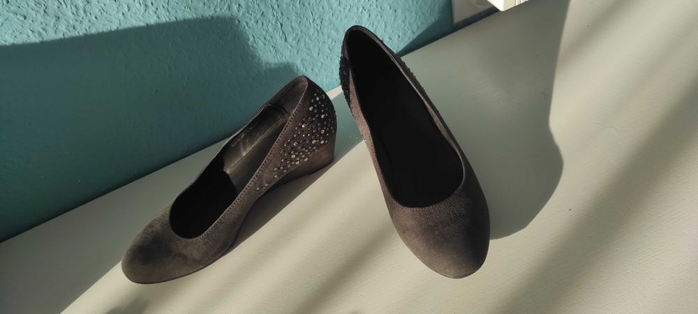 Buty półbuty czółenka koturny na koturnie graceland 37 deichmann szare