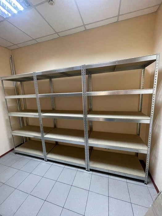 Стелажі для дому
