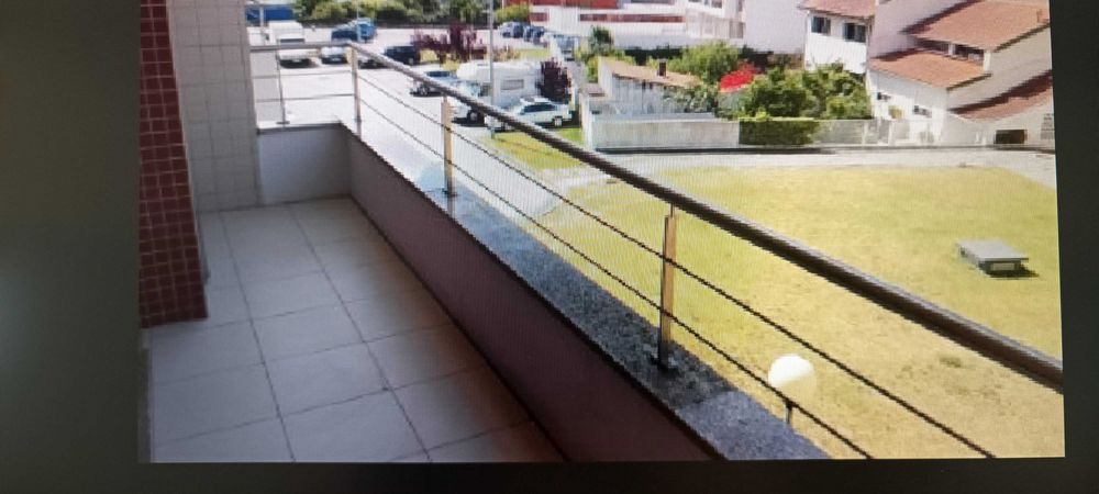 Apartamento T2 mobilado em frente Glicínias