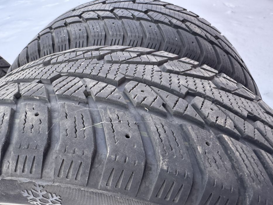 Продам зимову гуму 225/55 r17