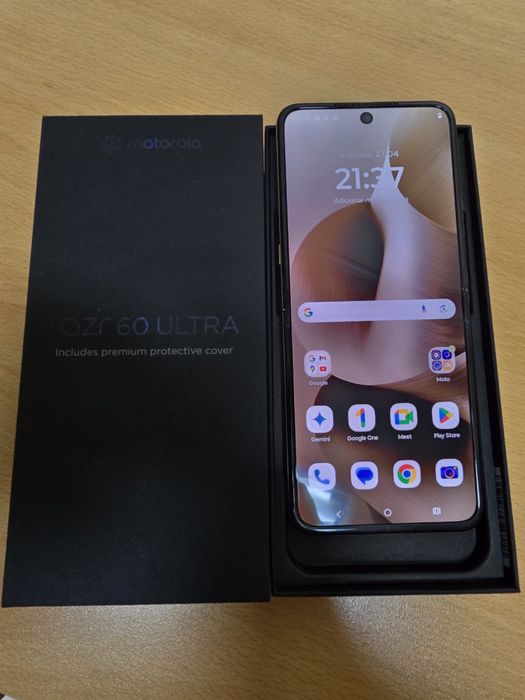 Motorola Razr 60 Ultra Igual a Novo - 512Gb