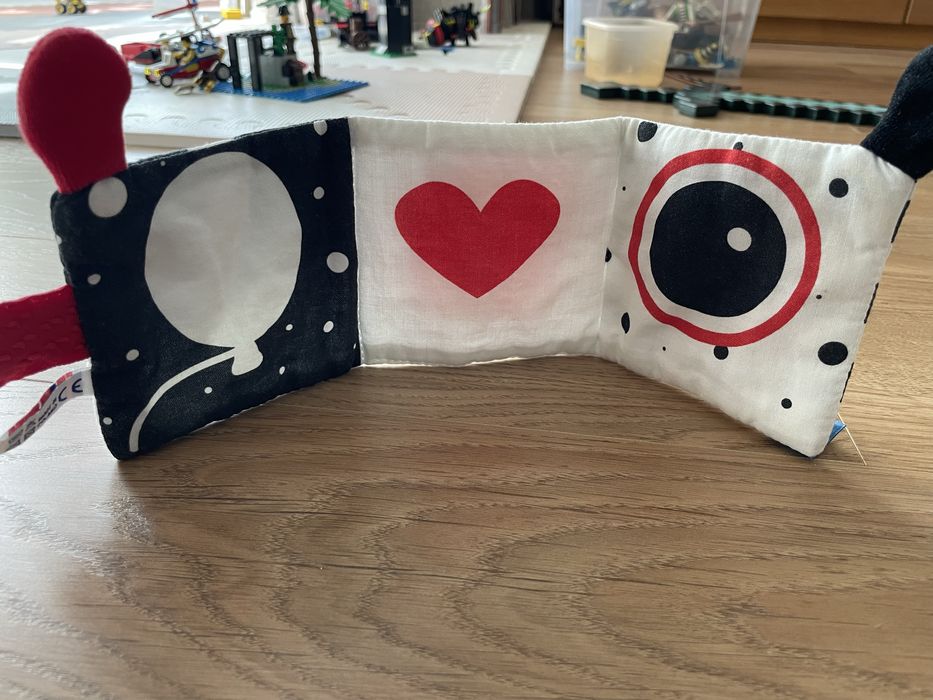 Lullalove Książeczka kontrastowa MRB szeleszcząca sensoryczna