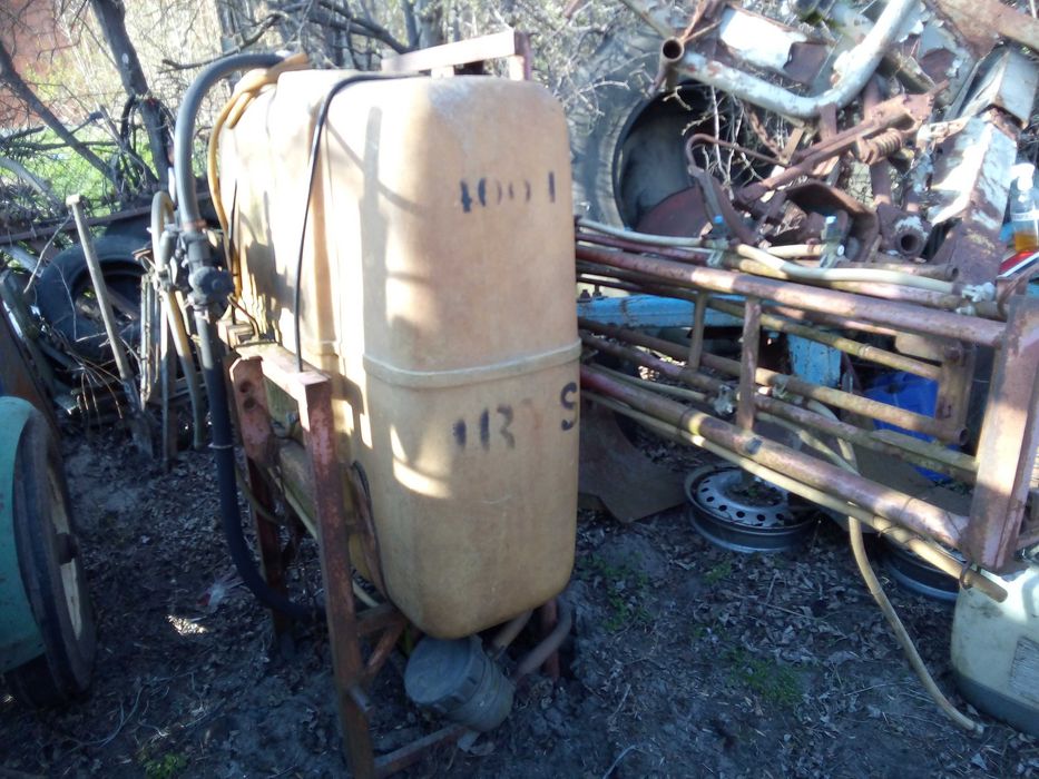 Opryskiwacz POLOWY 400 l zawieszany