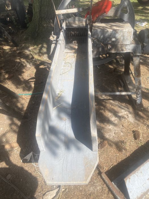 Sprzedam Sieczkarnie i rozsiewacz